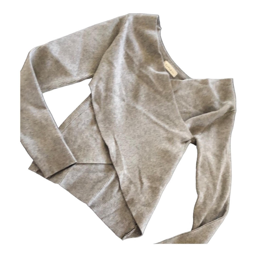 YaYa & Co Size Medium Crossover Sweater